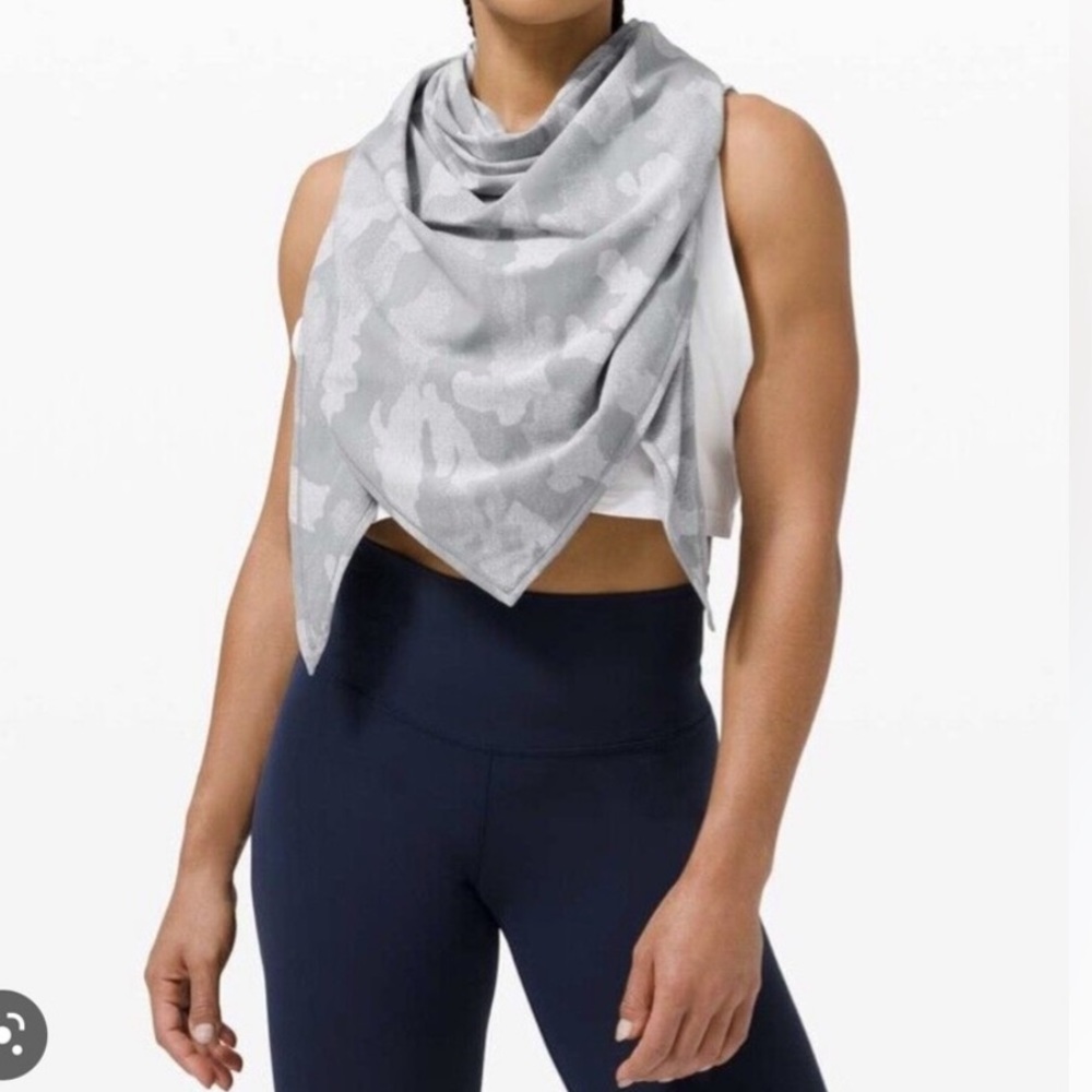 NWT Lululemon- All you need scarf- Pinstripe and Camo. O/S- Gray-ish/Blue